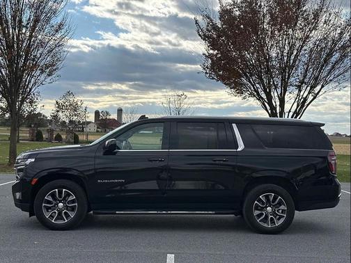 2023 Chevrolet Suburban LS