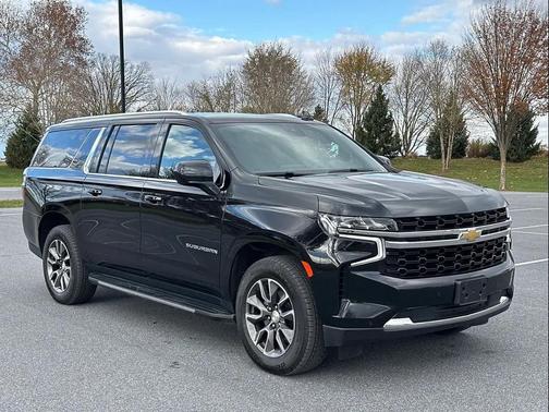 2023 Chevrolet Suburban LS