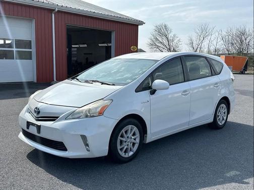 2013 Toyota Prius v Two