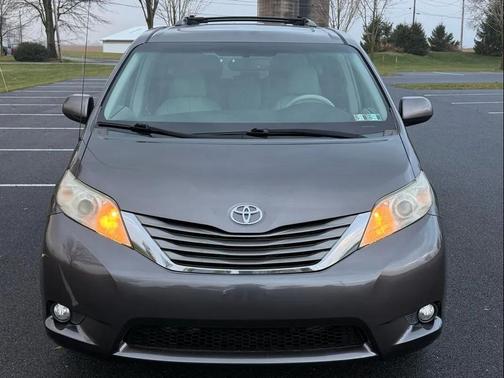2011 Toyota Sienna XLE