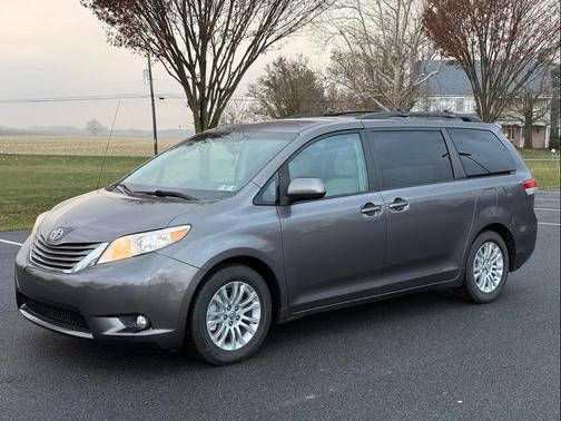 2011 Toyota Sienna XLE