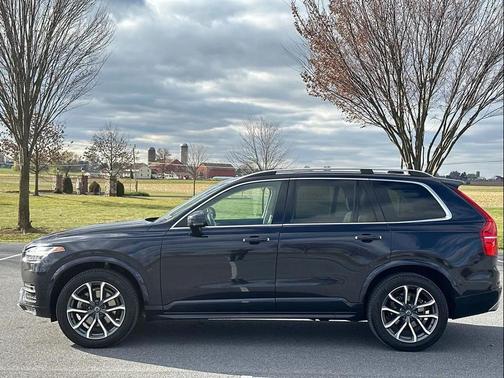 2019 Volvo XC90 T6 Momentum