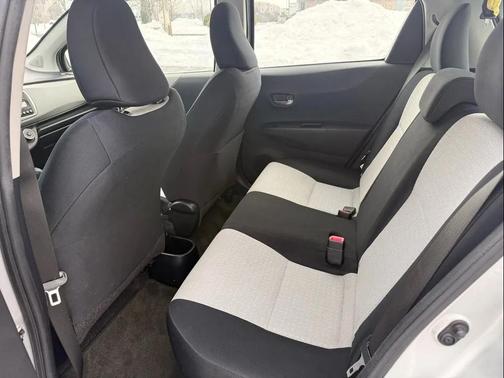 2012 Toyota Yaris LE