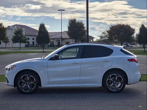2022 Alfa Romeo Stelvio Ti