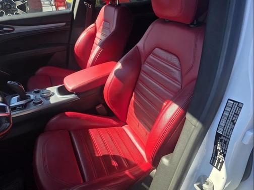 2022 Alfa Romeo Stelvio Ti
