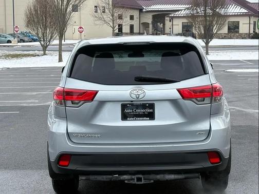 2017 Toyota Highlander LE