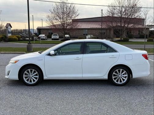 2012 Toyota Camry Hybrid XLE