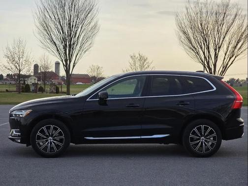 Onyx Black Metallic 2020 Volvo XC60 T5 Inscription