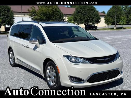 Luxury White Pearlcoat 2019 Chrysler Pacifica Limited