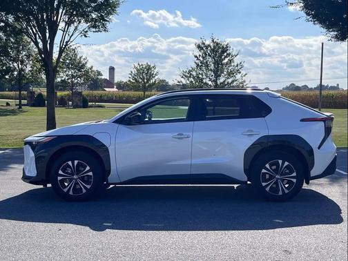 2024 Toyota bZ4X XLE