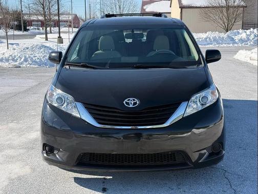 2013 Toyota Sienna LE