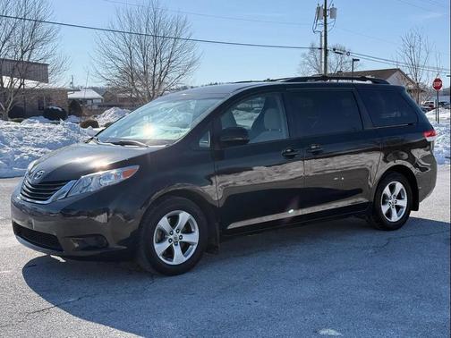 2013 Toyota Sienna LE