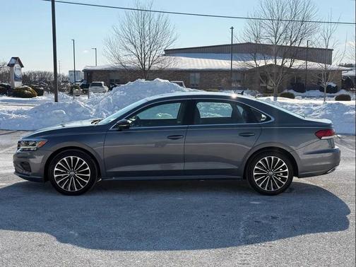 2022 Volkswagen Passat 2.0T Limited Edition