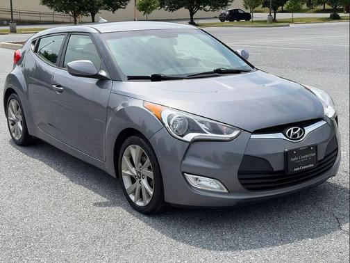 Ironman Silver Metallic 2017 Hyundai Veloster Base