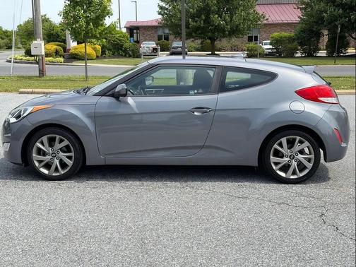 Ironman Silver Metallic 2017 Hyundai Veloster Base
