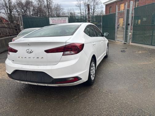 2020 Hyundai ELANTRA SE