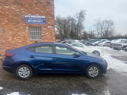 2020 Hyundai ELANTRA SE