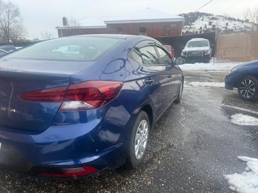 2020 Hyundai ELANTRA SE