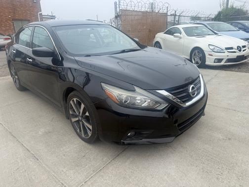 Black 2017 Nissan Altima 2.5 SR