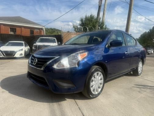 Blue 2018 Nissan Versa 1.6 SV