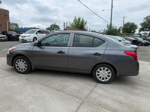 Gray 2019 Nissan Versa 1.6 S