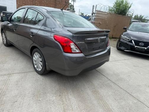 Gray 2019 Nissan Versa 1.6 S