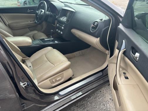2012 Nissan Maxima SV