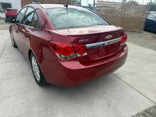 RED 2012 Chevrolet Cruze LT