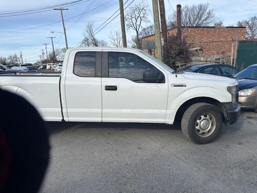 White 2015 Ford F-150 XL
