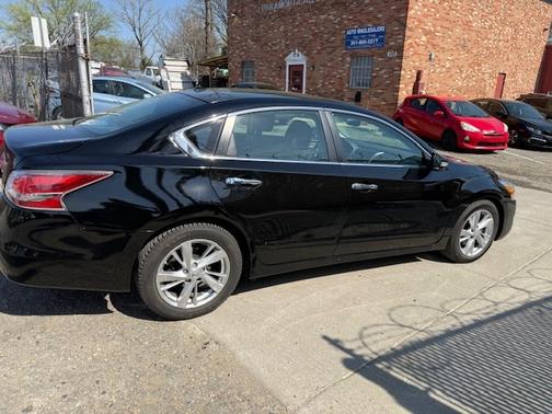 Black 2015 Nissan Altima 2.5 SL