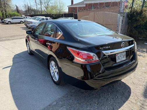 Black 2015 Nissan Altima 2.5 SL