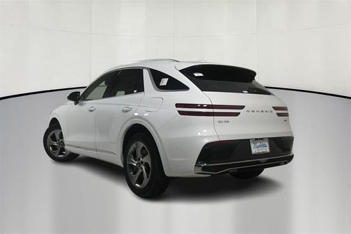 2026 Genesis GV70 2.5T Advanced