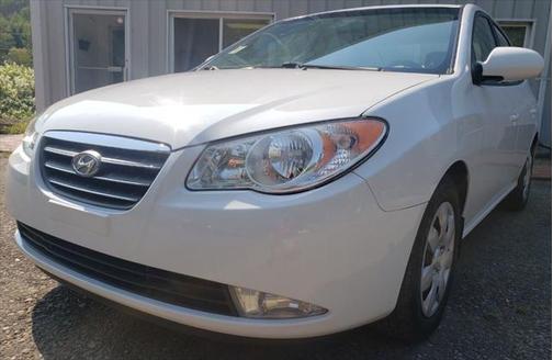 Photo 1 of 16 of 2008 Hyundai Elantra SE