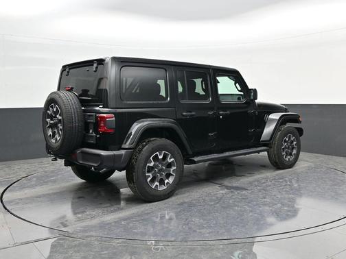 Black Clearcoat 2026 Jeep Wrangler 4-Door Sahara 4x4