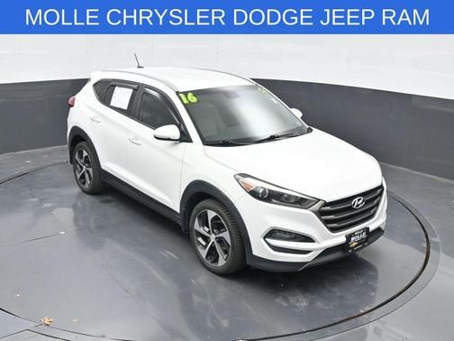 White 2016 Hyundai TUCSON Sport