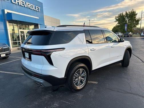 2025 Chevrolet Traverse LT