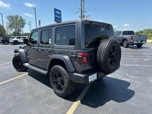 2021 Jeep Wrangler Unlimited Sahara Altitude