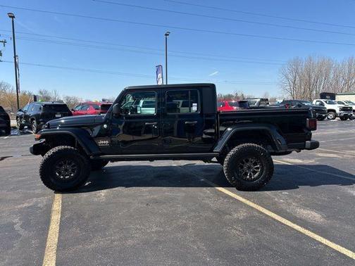 2023 Jeep Gladiator Overland