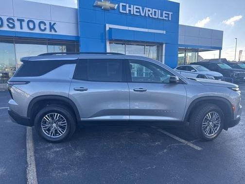 2025 Chevrolet Traverse LT