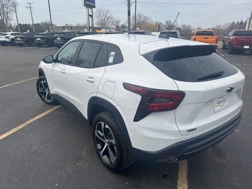 Summit White 2024 Chevrolet Trax 1RS