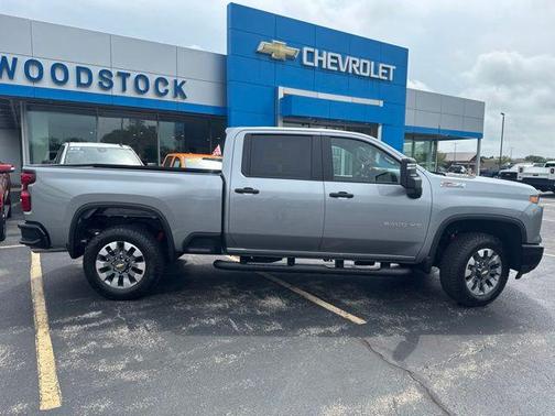 Sterling Gray Metallic 2026 Chevrolet Silverado 2500 Custom