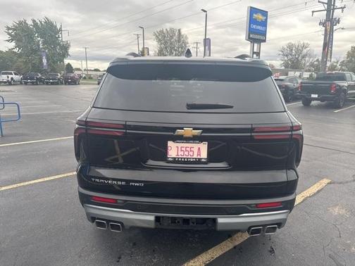 2025 Chevrolet Traverse LT