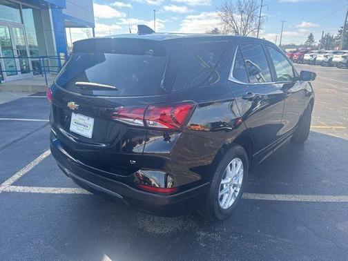 Mosaic Black Metallic 2024 Chevrolet Equinox LT