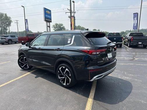 2023 Mitsubishi Outlander SEL