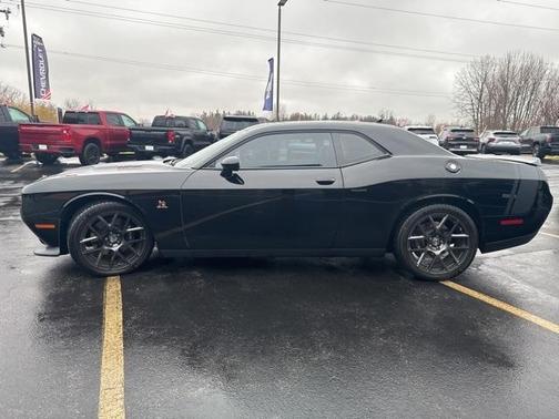 2016 Dodge Challenger R/T Scat Pack