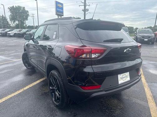 Mosaic Black Metallic 2026 Chevrolet Trailblazer LT