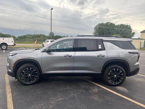 Sterling Gray Metallic 2026 Chevrolet Traverse LT