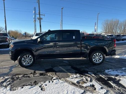 2022 Chevrolet Silverado 1500 Custom
