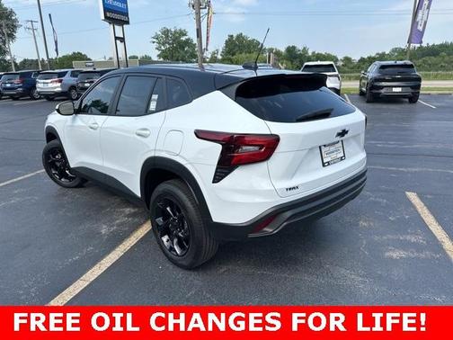 2025 Chevrolet Trax LS