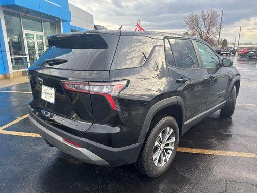 Mosaic Black Metallic 2026 Chevrolet Equinox 1LT